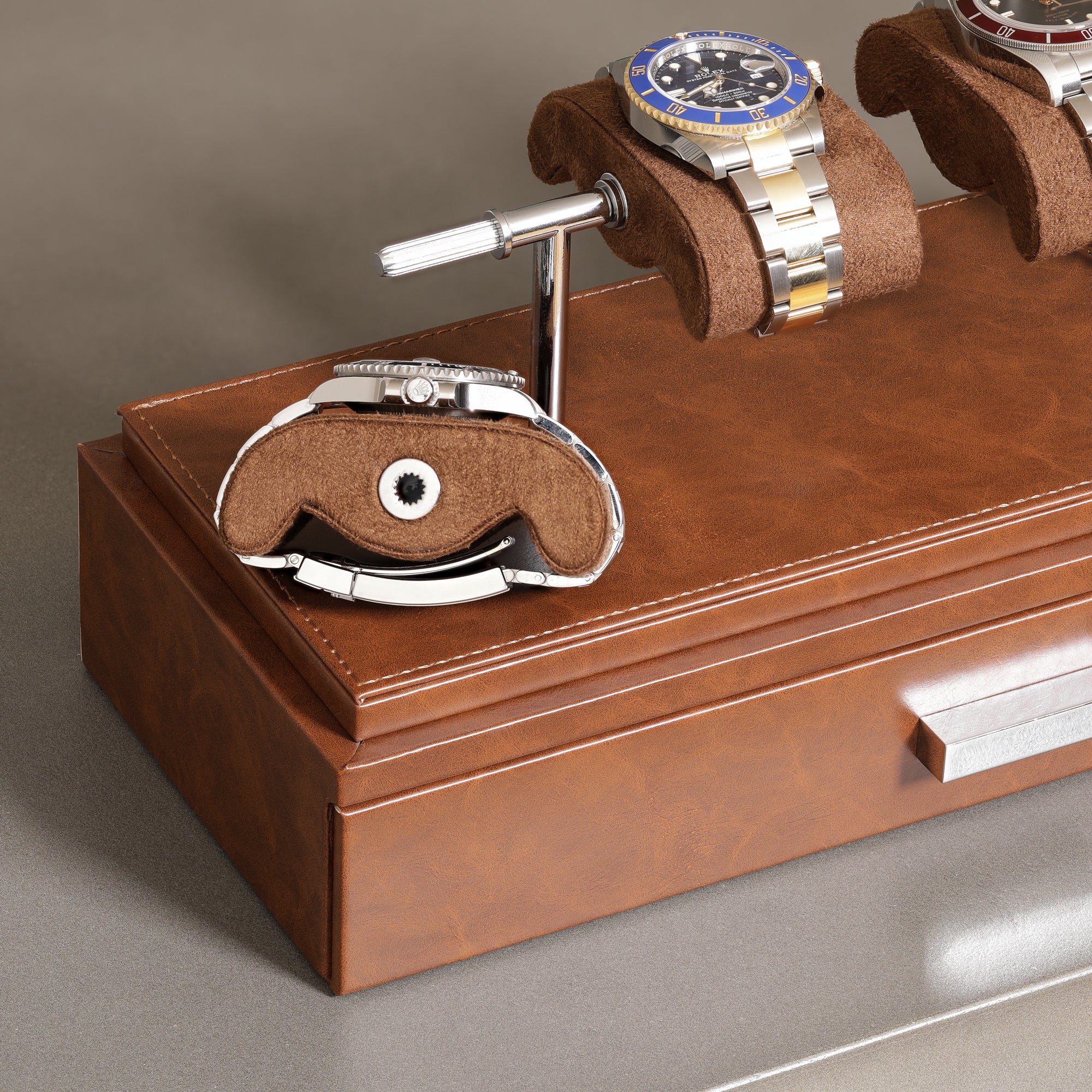 4 Watch Display (Tan / Brown)